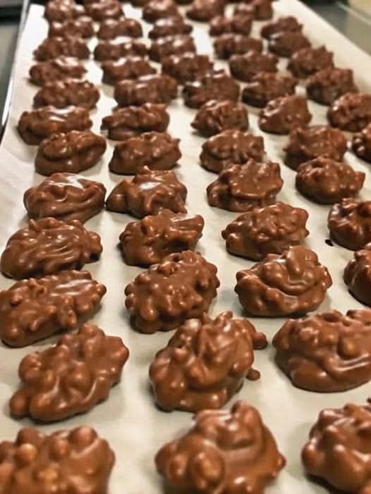 Crock Pot Candy: A Deliciously Easy Treat