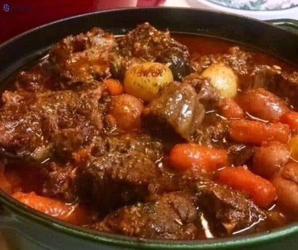 Hearty Old-Fashioned Beef Stew: A Comforting One-Pot Classic